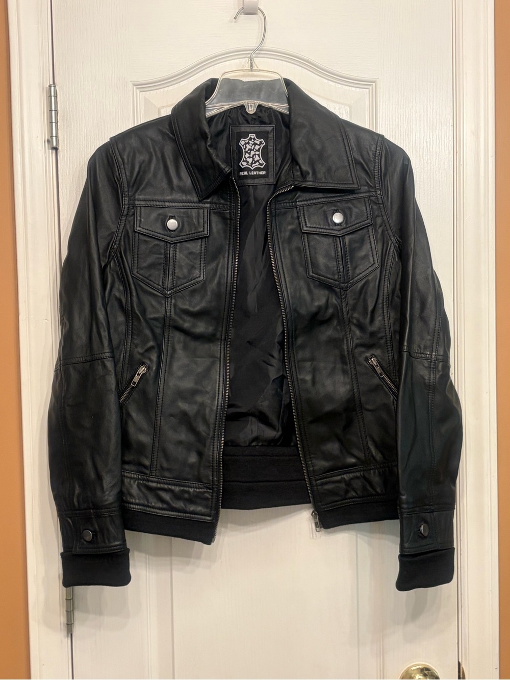 Vintage Luxe Black Genuine Leather Bomber Jacket. Edgy Streetwear Moto Coat (L)